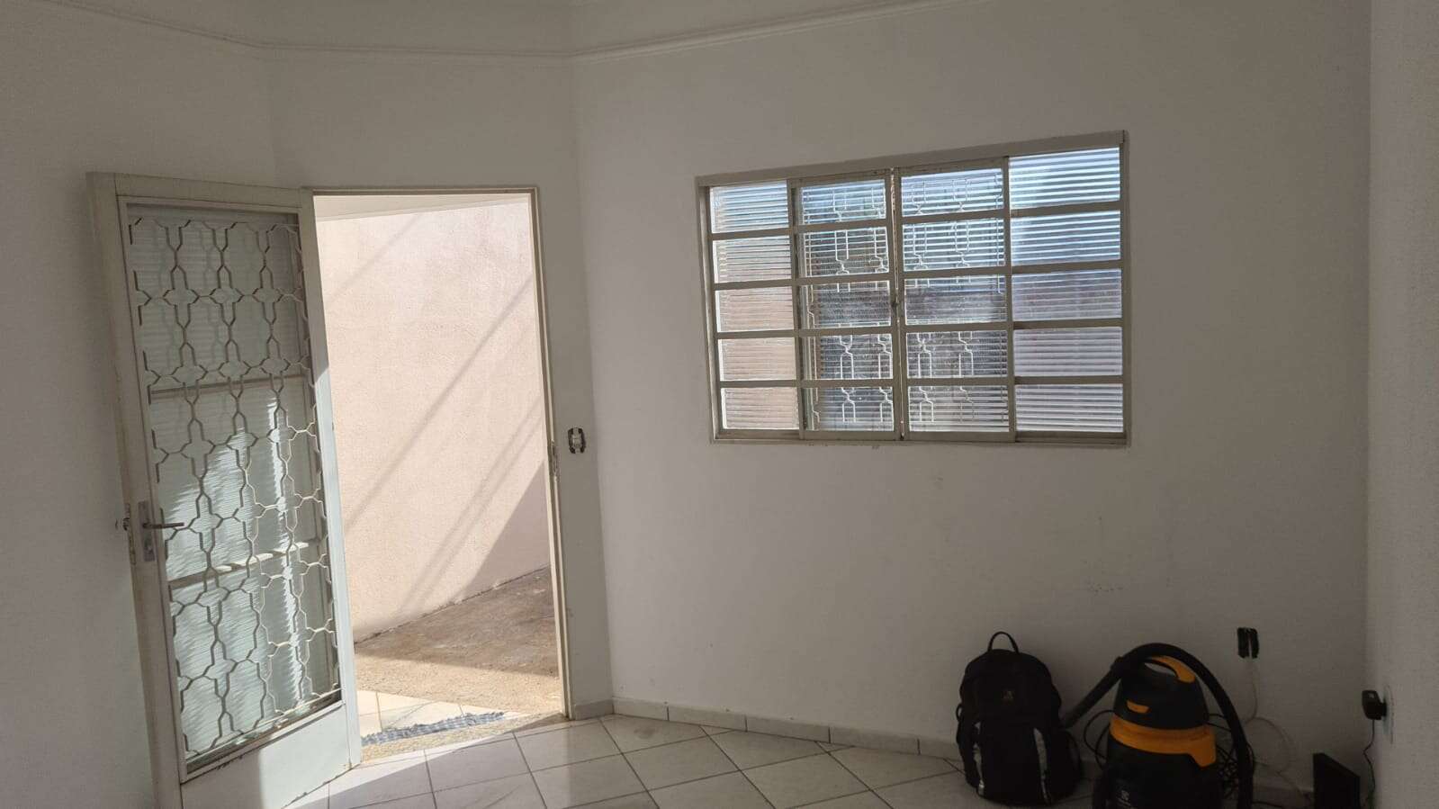 S Casa no bairro Jardim Santa Antonieta - 2 quartos S Casa no bairro Jardim Santa Antonieta - 2 quartos