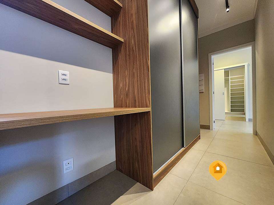 Casa para Comprar em Marília no bairro Sérgio Roim (Padre Nóbrega) - 3 quartos