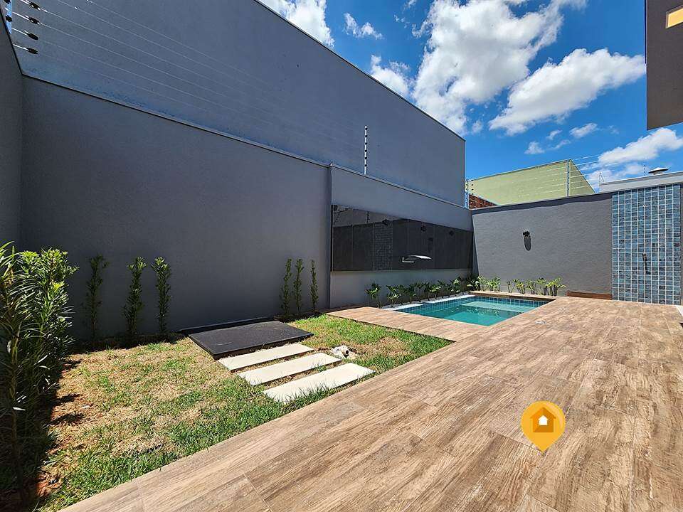 Casa para Comprar em Marília no bairro Sérgio Roim (Padre Nóbrega) - 3 quartos