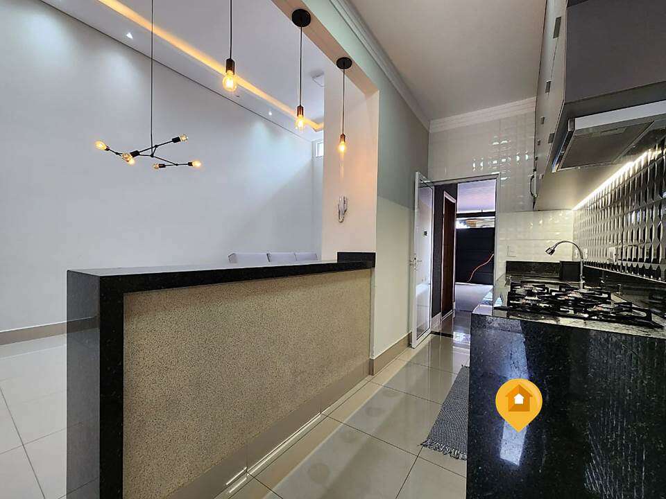 Casa para Comprar em Marília no bairro Alto Cafezal - 3 quartos