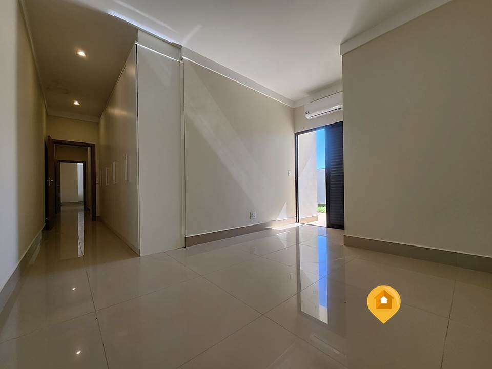 Casa para Comprar em Marília no bairro Recanto Das Esmeraldas - 3 quartos