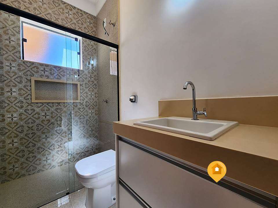 Casa para Comprar em Marília no bairro Recanto Das Esmeraldas - 3 quartos