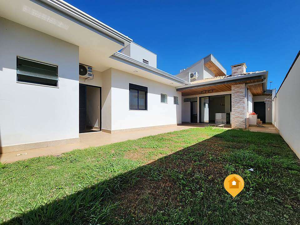 Casa para Comprar em Marília no bairro Recanto Das Esmeraldas - 3 quartos