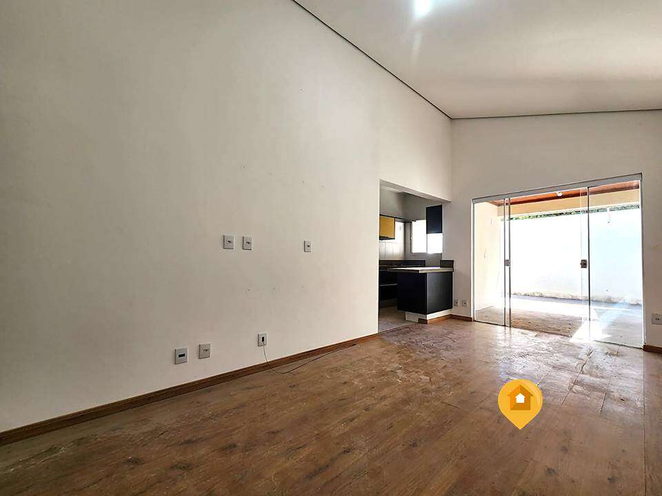 Casa para Comprar em Marília no bairro Vila Romana - 3 quartos
