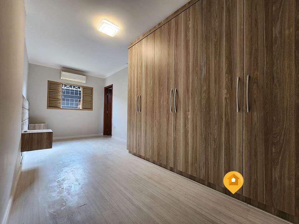 Casa para Comprar em Marília no bairro Jardim Vista Alegre - 3 quartos
