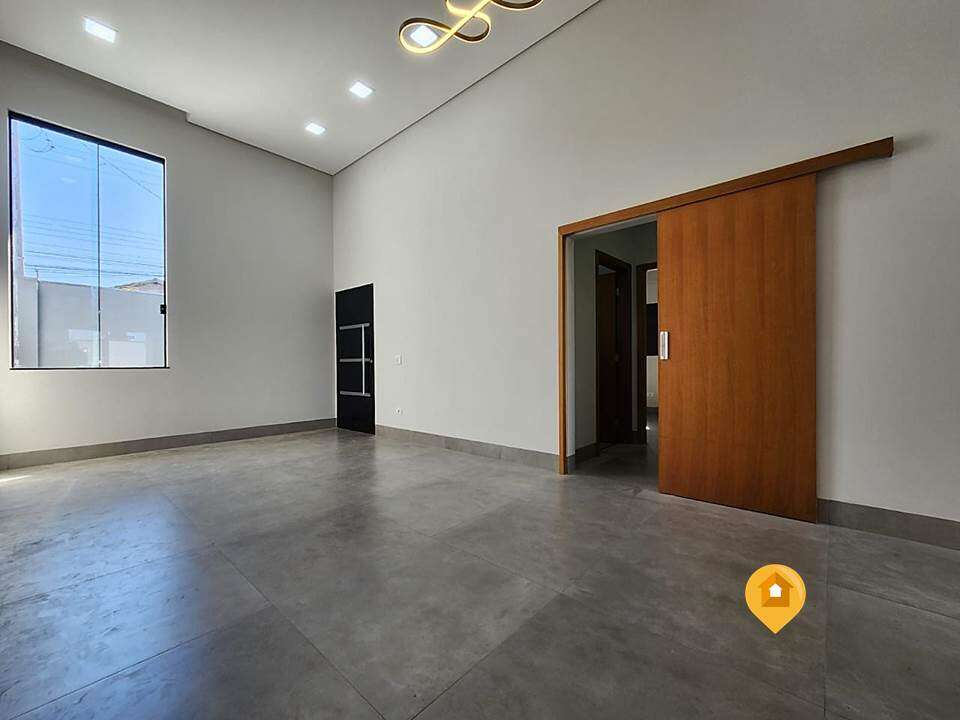 Casa para Comprar em Marília no bairro Jardim Sasazaki - 3 quartos