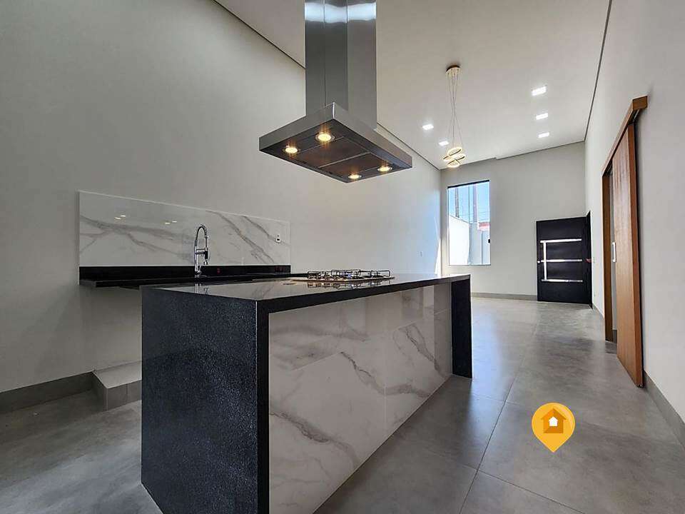Casa para Comprar em Marília no bairro Jardim Sasazaki - 3 quartos