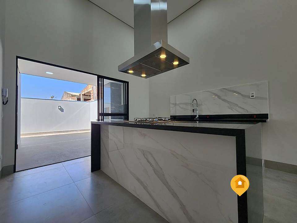Casa para Comprar em Marília no bairro Jardim Sasazaki - 3 quartos