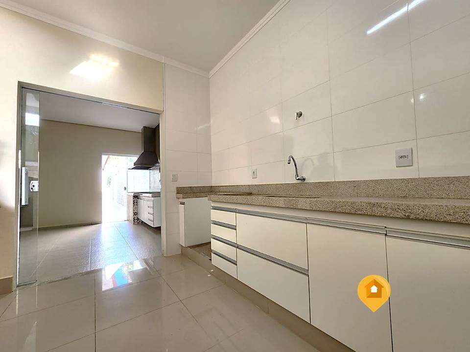 Casa para Comprar em Marília no bairro Jardim Aeroporto - 3 quartos