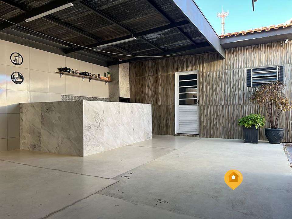 Casa para Comprar em Marília no bairro Altos Da Colina - 3 quartos