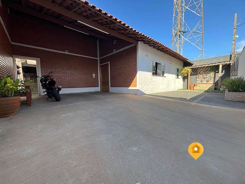 Casa para Comprar em Marília no bairro Altos Da Colina - 3 quartos