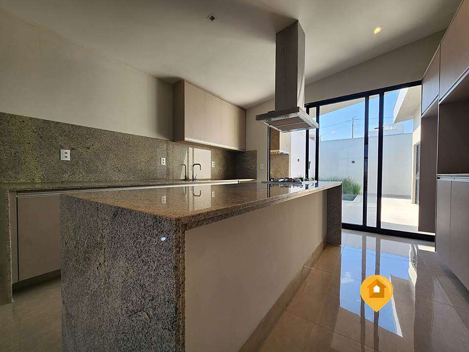 Casa para Comprar em Marília no bairro Loteamento Residencial E Comercial Fazenda São Sebastião - 3 quartos