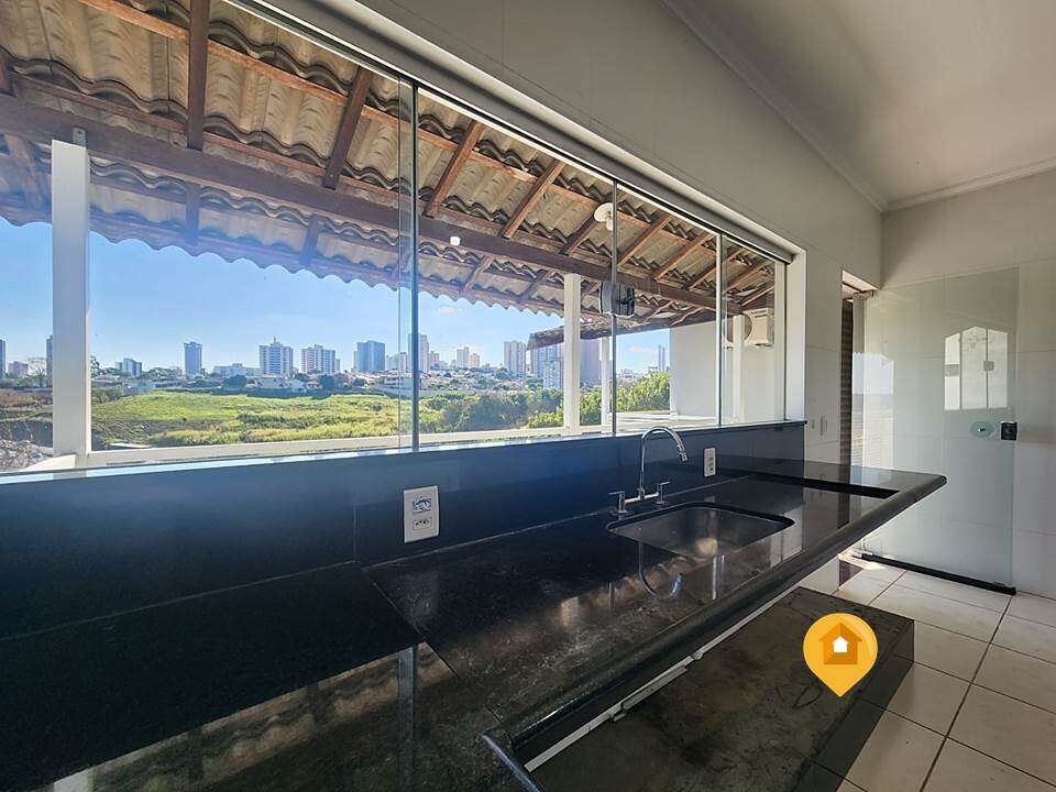 Sobrado para Comprar em Marília no bairro Jardim Parati - 3 quartos