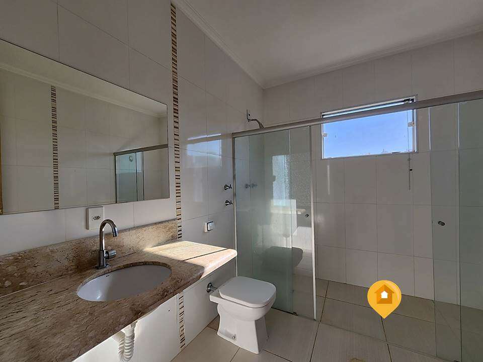 Sobrado para Comprar em Marília no bairro Jardim Parati - 3 quartos
