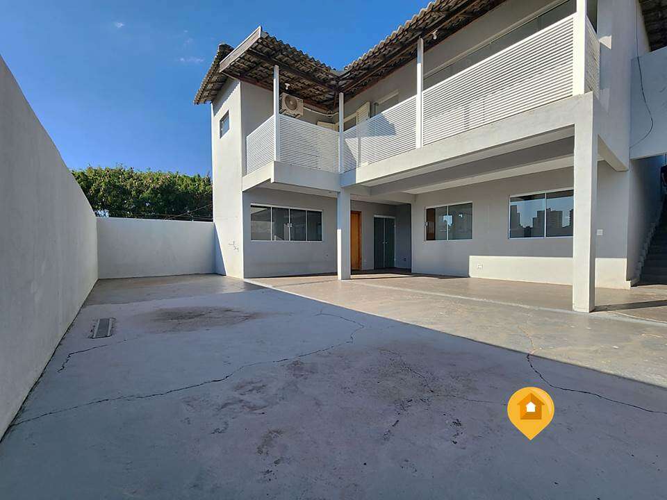 Sobrado para Comprar em Marília no bairro Jardim Parati - 3 quartos