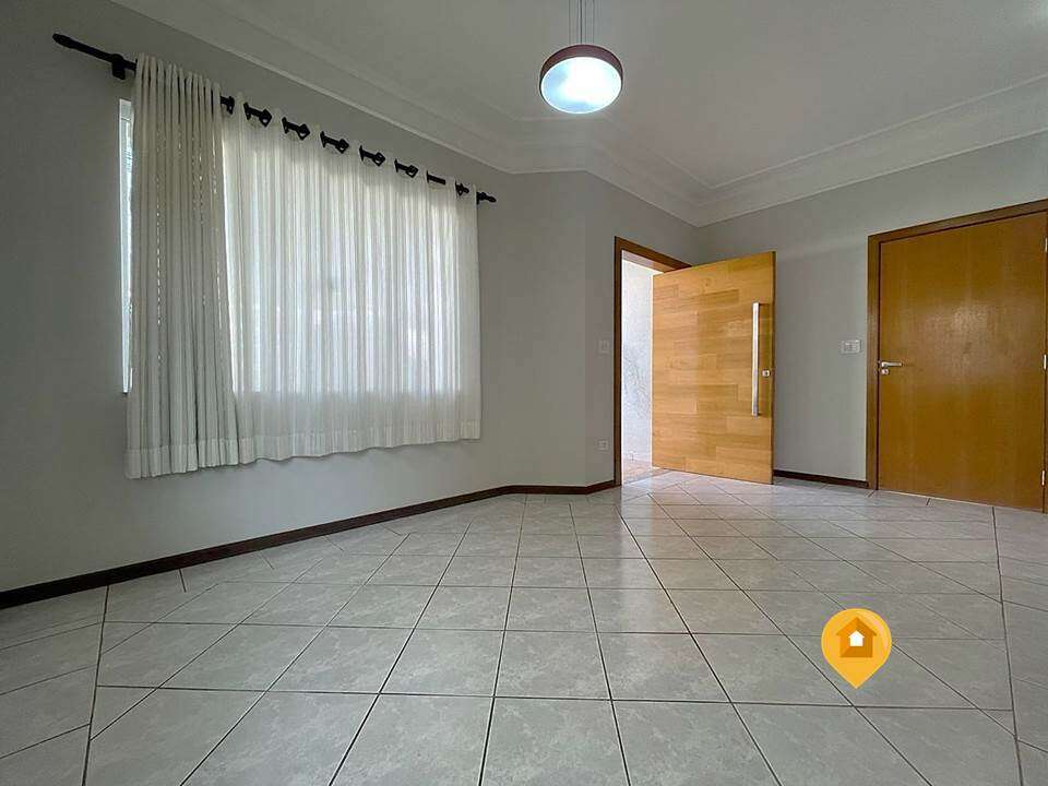 Casa para Comprar em Marília no bairro Jardim Jequitibá - 3 quartos