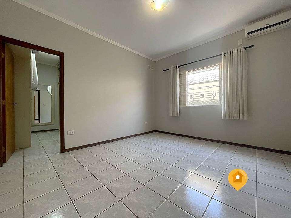 Casa para Comprar em Marília no bairro Jardim Jequitibá - 3 quartos
