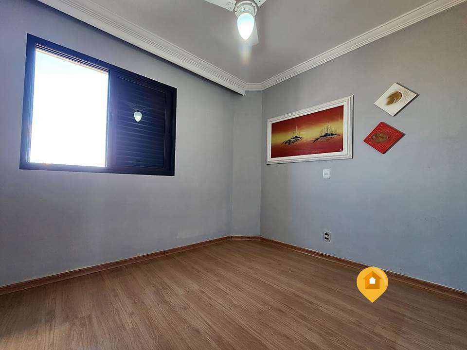 Apartamento para Comprar em Marília no bairro Alto Cafezal - 3 quartos