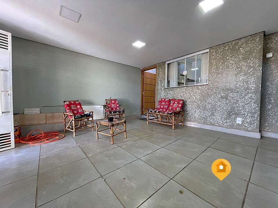 Casa para Comprar em Marília no bairro Quarto Centenário - 3 quartos