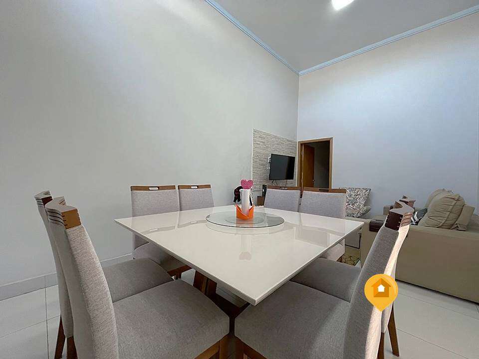 Casa para Comprar em Marília no bairro Quarto Centenário - 3 quartos