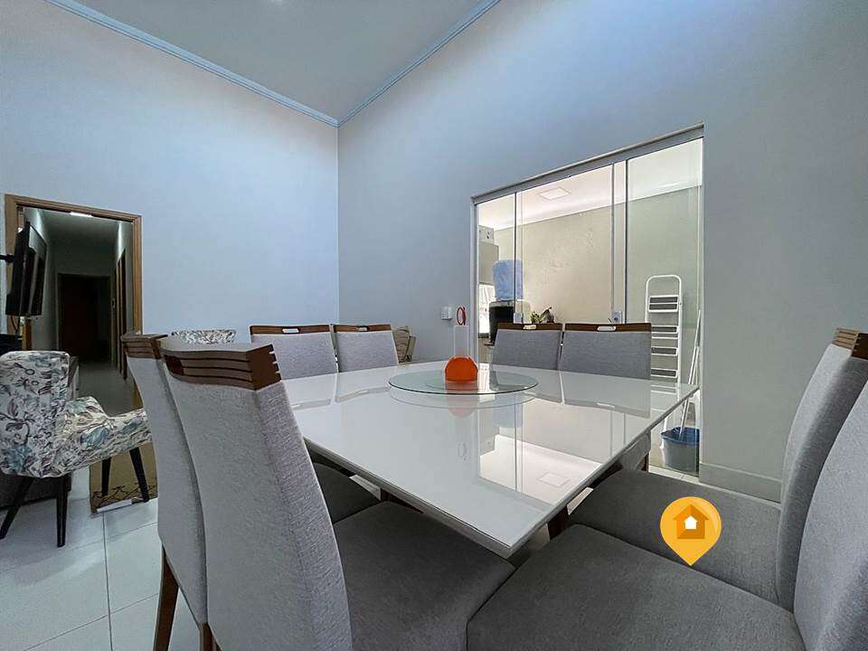 Casa para Comprar em Marília no bairro Quarto Centenário - 3 quartos