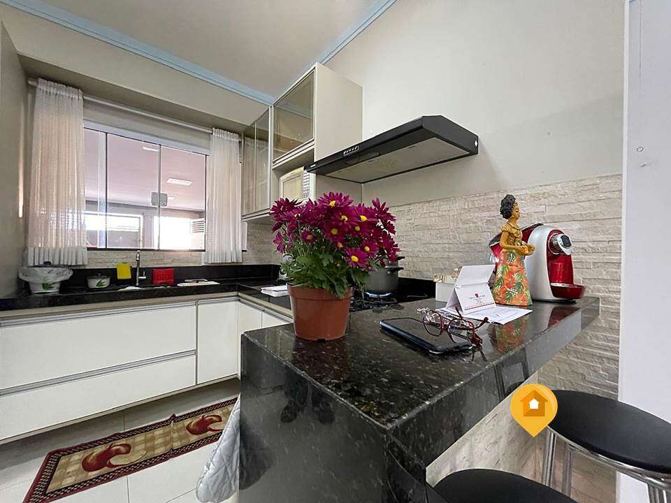 Casa para Comprar em Marília no bairro Quarto Centenário - 3 quartos