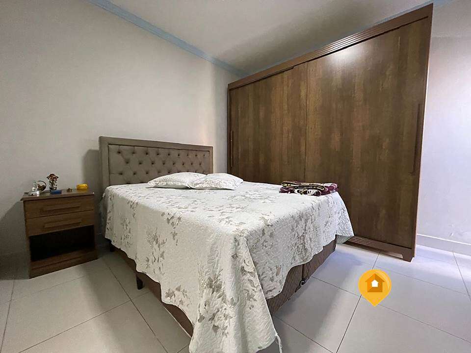 Casa para Comprar em Marília no bairro Quarto Centenário - 3 quartos