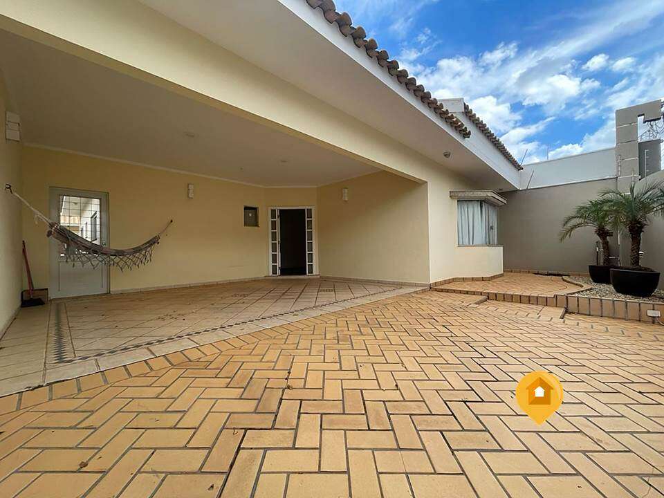 Casa para Comprar em Marília no bairro Residencial Vale Verde - 3 quartos