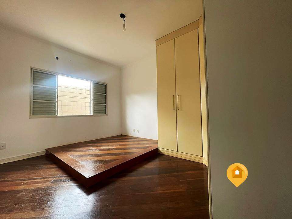 Casa para Comprar em Marília no bairro Residencial Vale Verde - 3 quartos