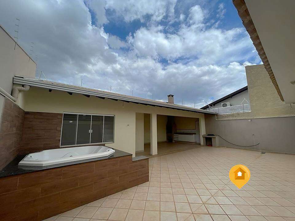 Casa para Comprar em Marília no bairro Residencial Vale Verde - 3 quartos