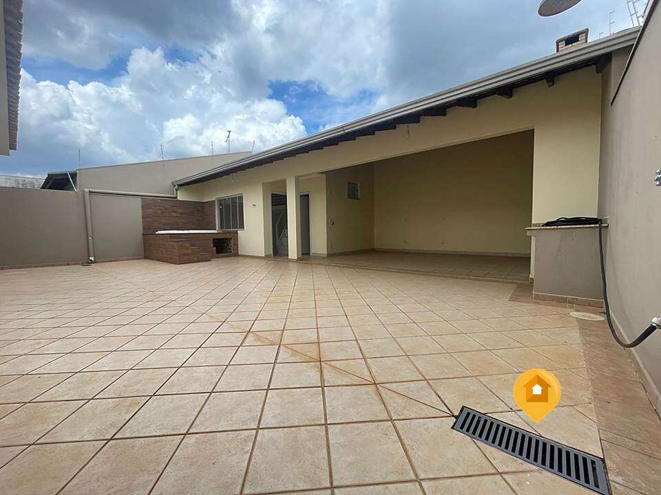 Casa para Comprar em Marília no bairro Residencial Vale Verde - 3 quartos