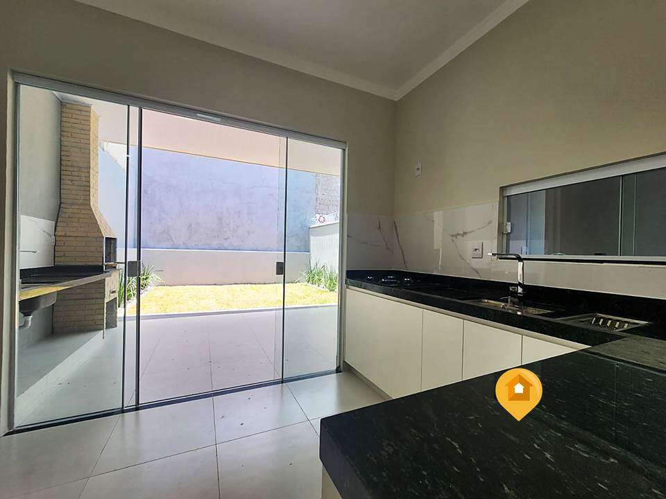 Casa para Comprar em Marília no bairro Jardim Cavallari - 3 quartos