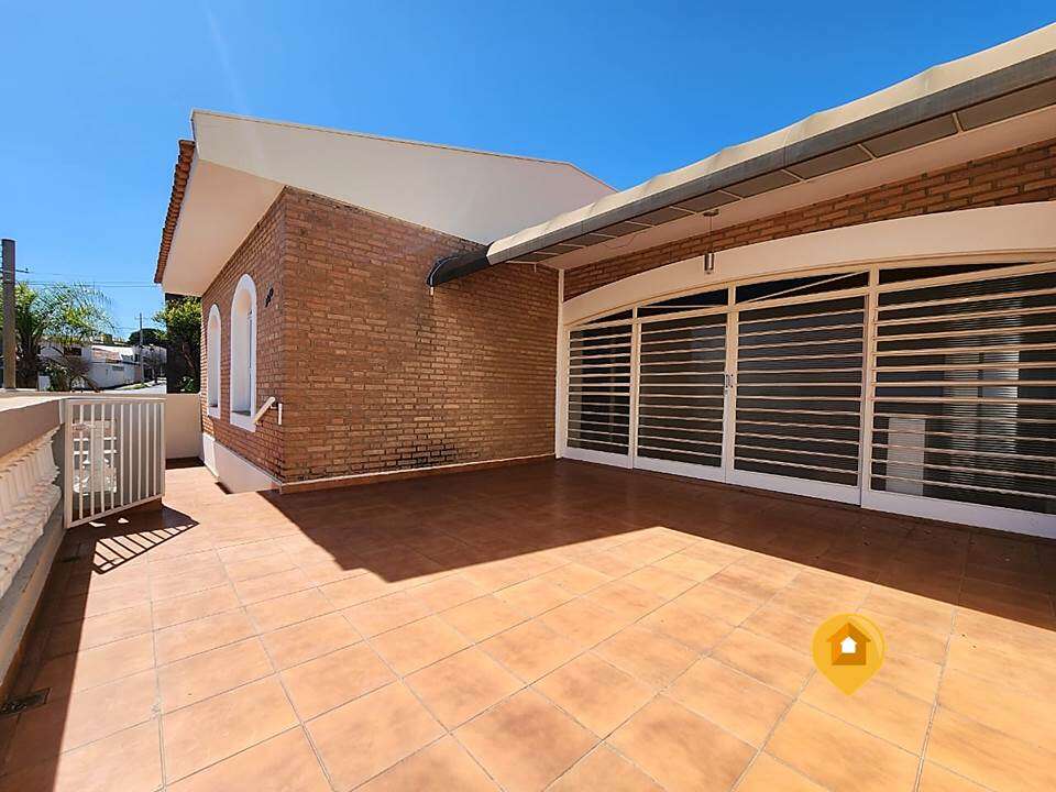 Casa para Comprar em Marília no bairro Betel - 4 quartos
