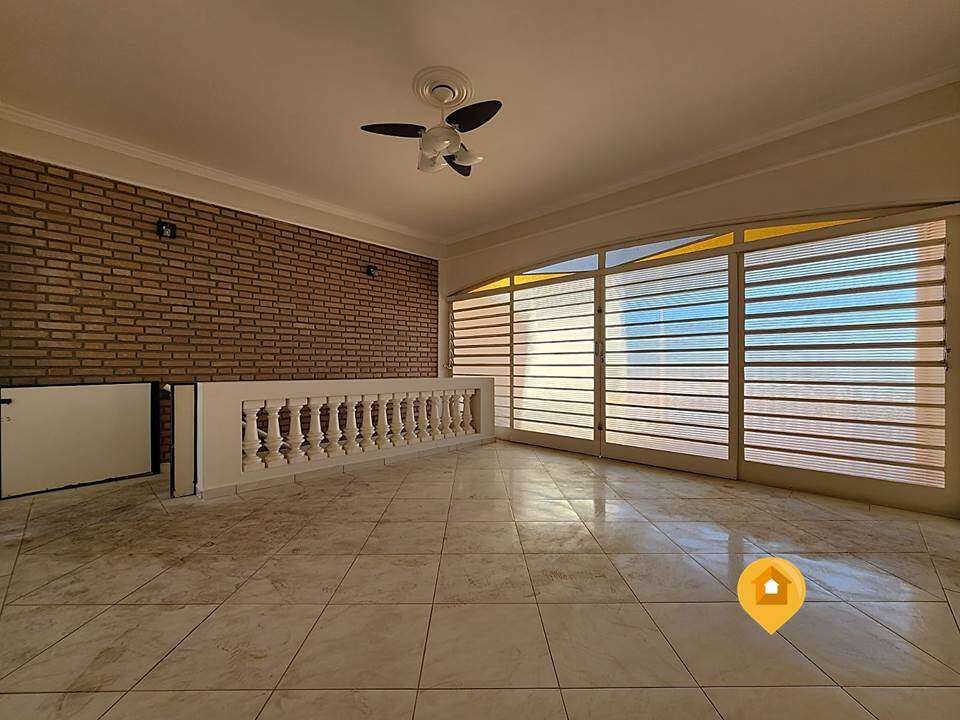 Casa para Comprar em Marília no bairro Betel - 4 quartos