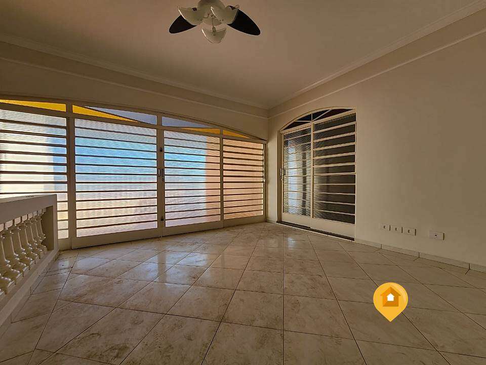 Casa para Comprar em Marília no bairro Betel - 4 quartos