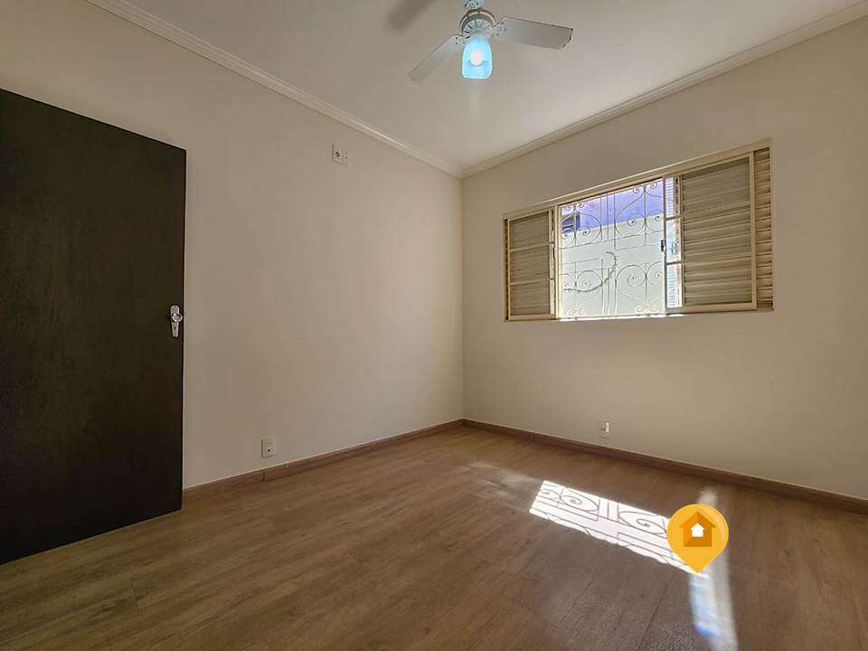 Casa para Comprar em Marília no bairro Betel - 4 quartos