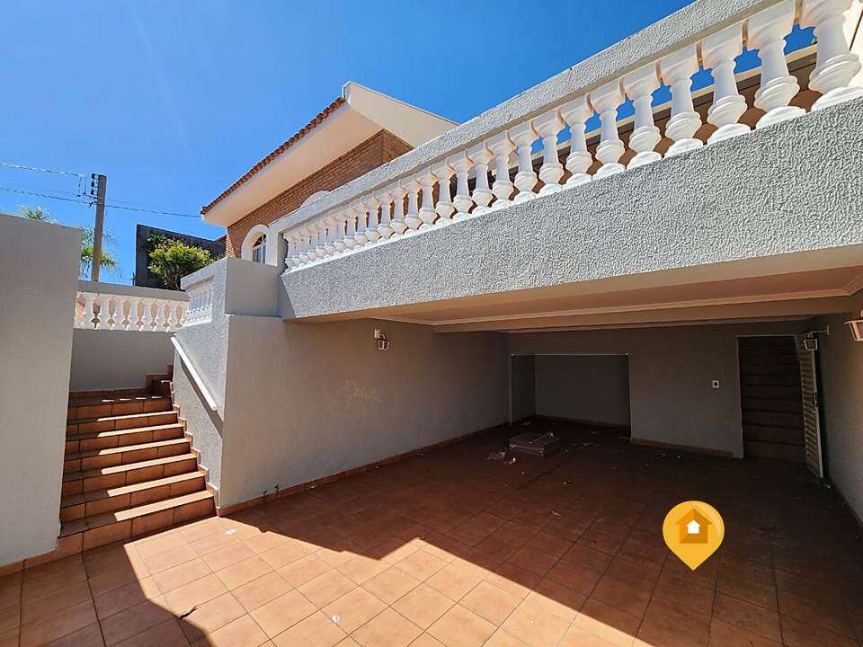 Casa para Comprar em Marília no bairro Betel - 4 quartos