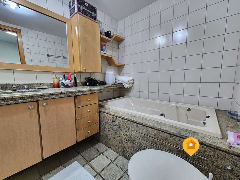 Apartamento para Comprar em Marília no bairro Centro - 3 quartos
