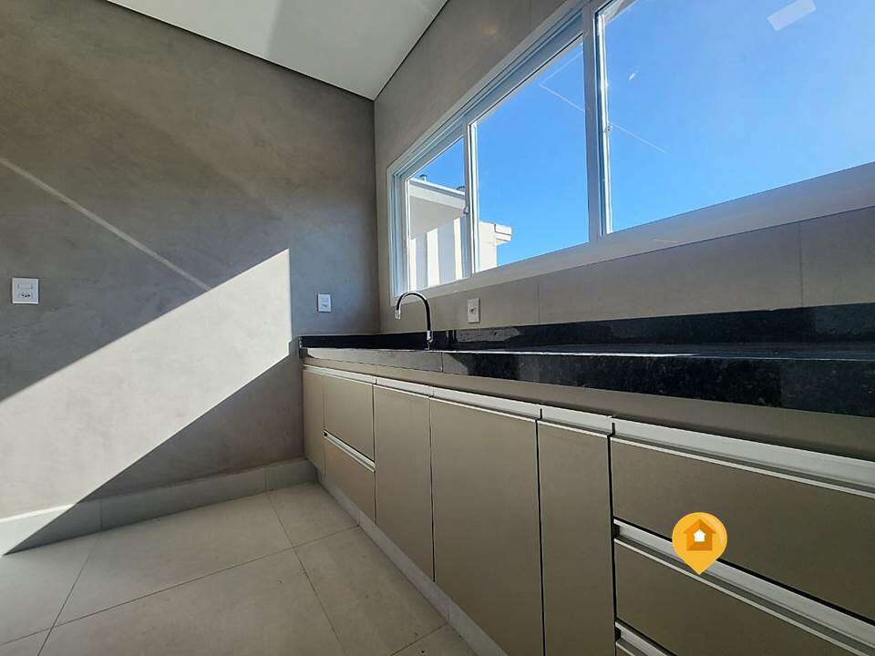 Casa para Comprar em Marília no bairro Jardim São Francisco - 3 quartos
