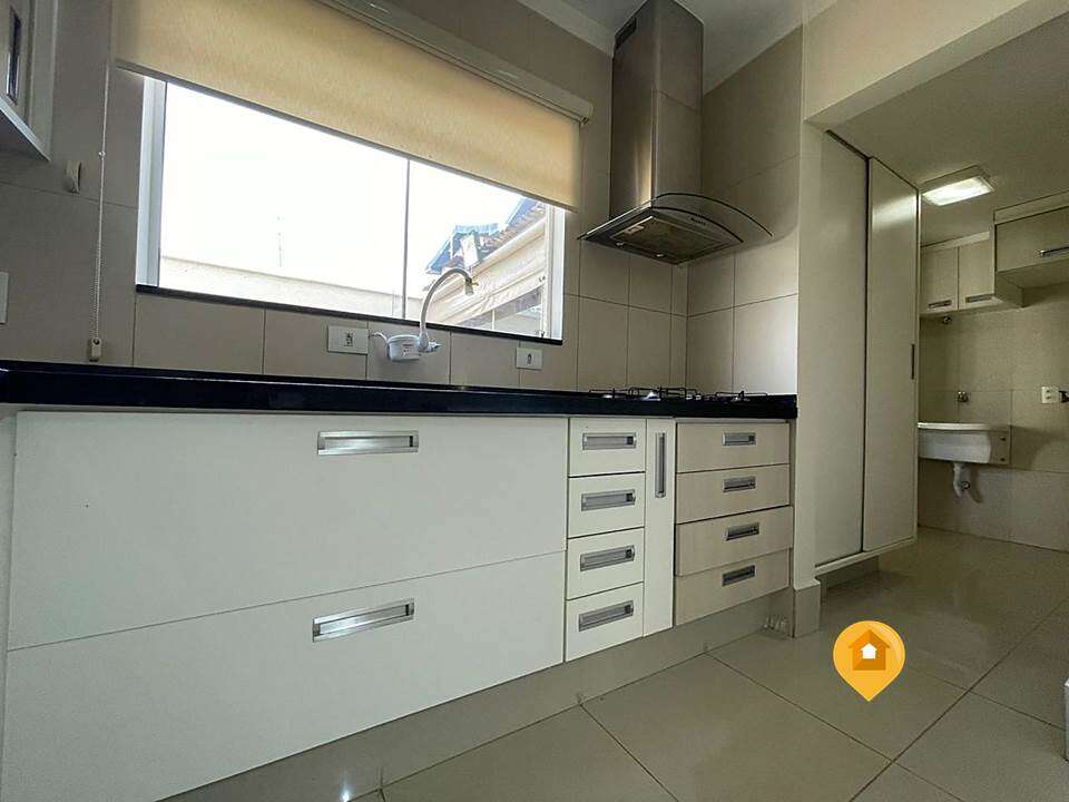 Sobrado para Comprar em Marília no bairro Senador Salgado Filho - 3 quartos