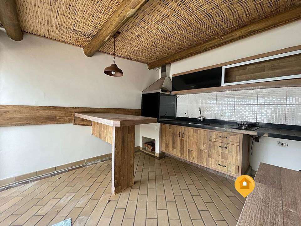 Sobrado para Comprar em Marília no bairro Senador Salgado Filho - 3 quartos