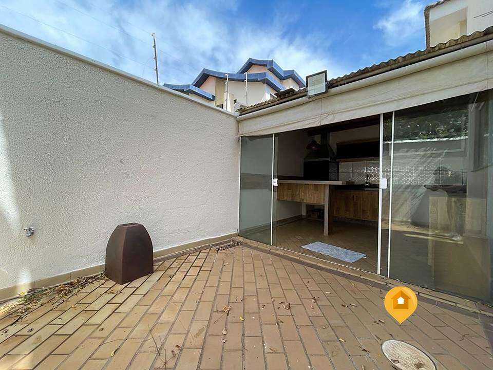 Sobrado para Comprar em Marília no bairro Senador Salgado Filho - 3 quartos