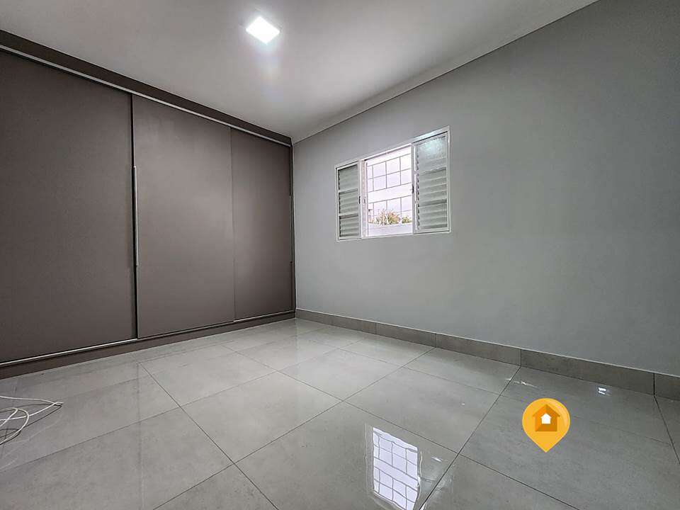 S  Casa no bairro JARDIM CAVALLARI - 3 quartos
