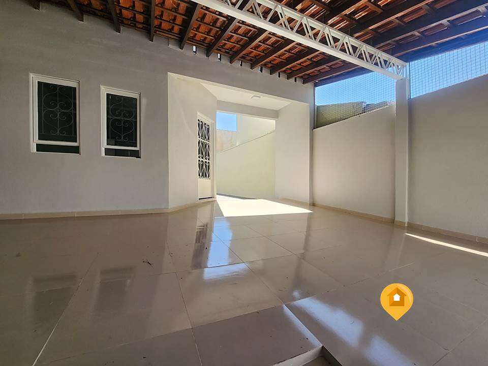 S  Sobrado no bairro JARDIM GUARUJÁ - 3 quartos