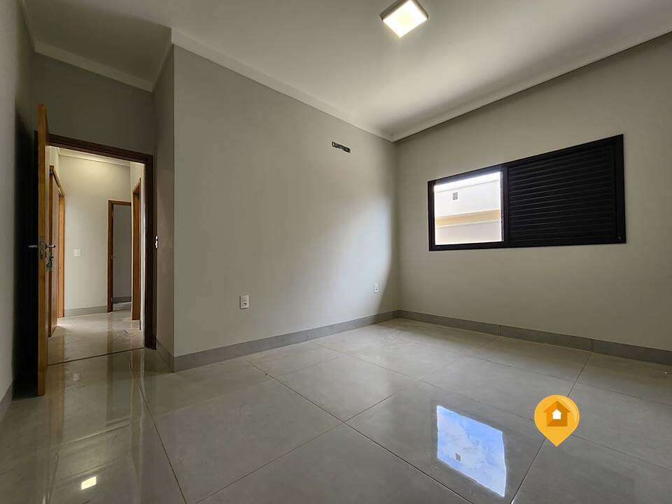 S  Casa no bairro Loteamento Residencial E Comercial Fazenda São Sebastião - 3 quartos