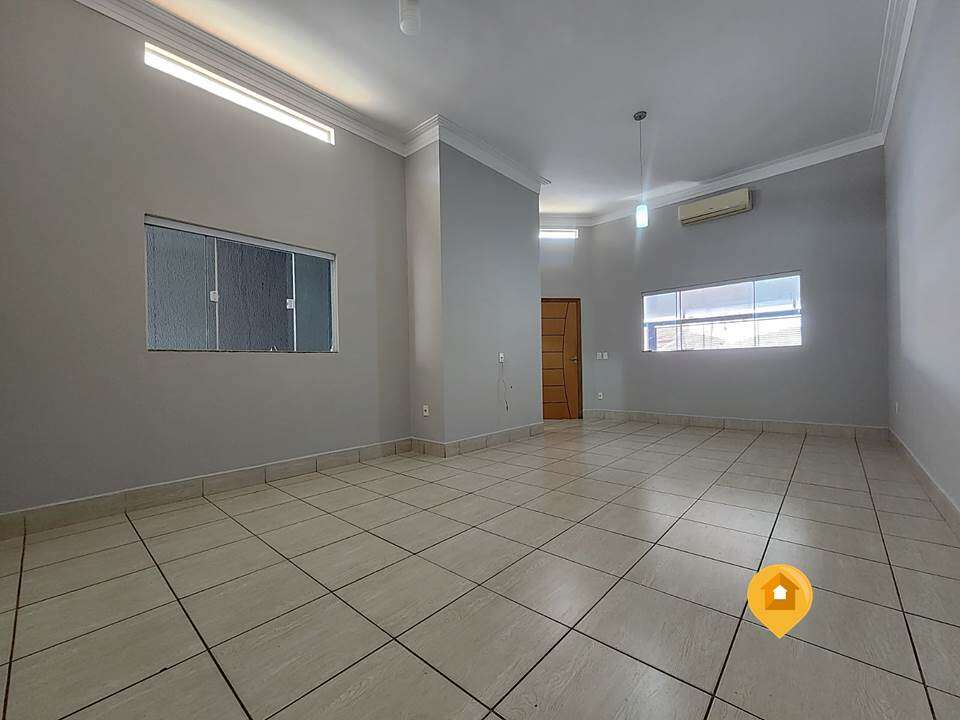 S  Casa no bairro JARDIM MORUMBI - 3 quartos