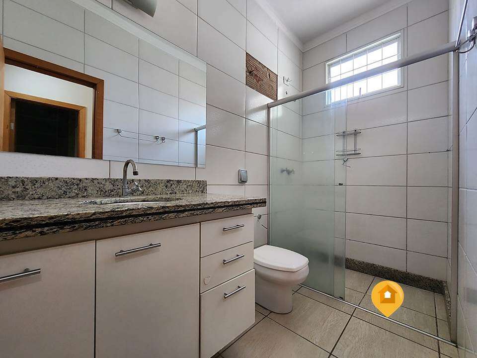 S  Casa no bairro JARDIM MORUMBI - 3 quartos