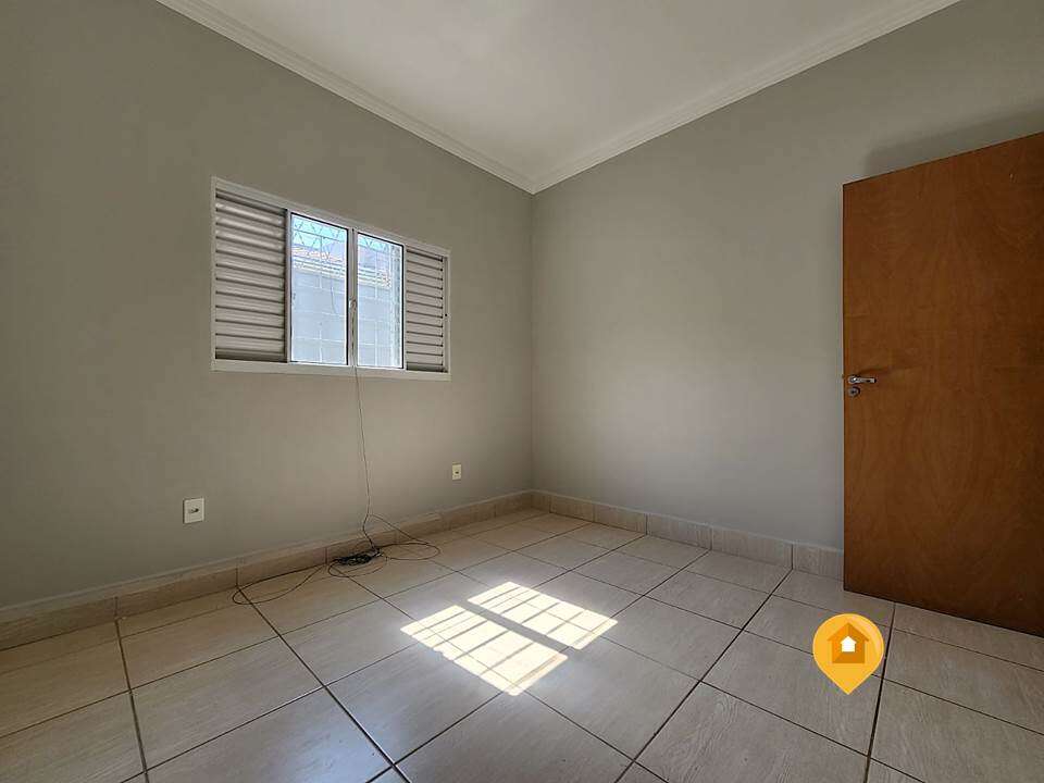 S  Casa no bairro JARDIM MORUMBI - 3 quartos