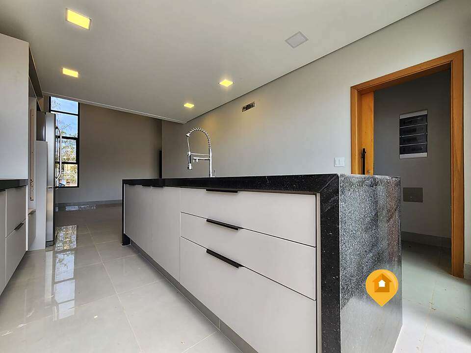 S  Casa no bairro Loteamento Residencial E Comercial Fazenda São Sebastião - 3 quartos