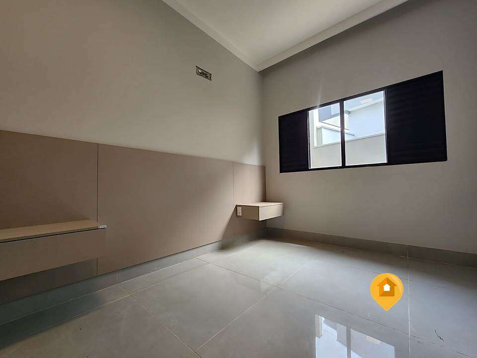 S  Casa no bairro Loteamento Residencial E Comercial Fazenda São Sebastião - 3 quartos